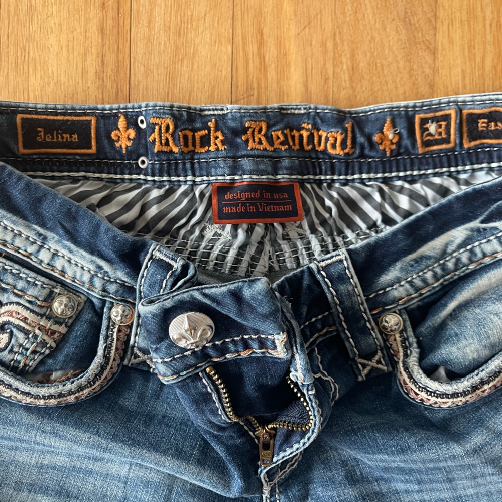 Rock Revival, easy crop size 28